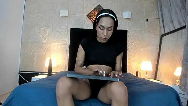 ChanelleJohnson  online show from October 2025 06:28:02 PM