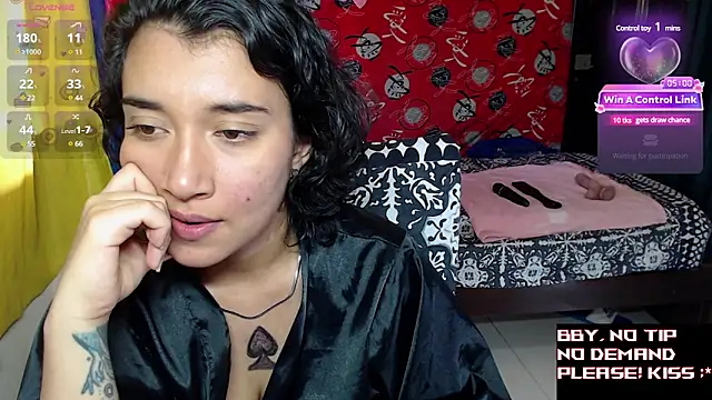 Snapshot of Robin_H00t chatting on March 2025 09:10:02 PM Robin H00t online show from March 2025 09:10:02 PM