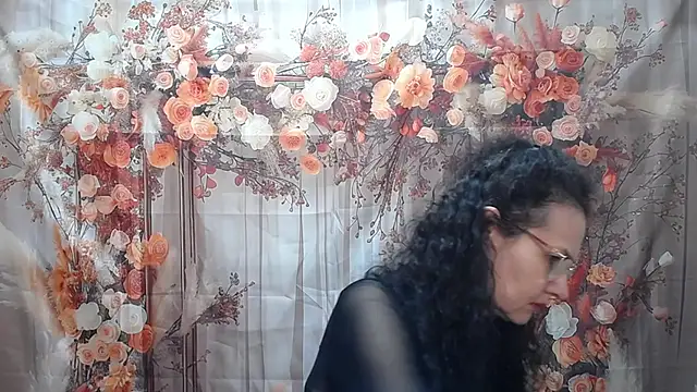 Miroslava Happi online show from May 2026 05:34:02 AM