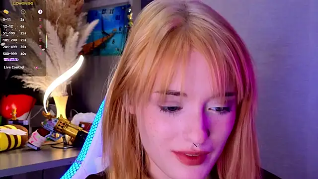 Snapshot of Hisoka_akerley chatting on September 2025 04:28:02 PM Hisoka akerley online show from September 2025 04:28:02 PM