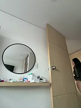 Snapshot of KarolVega- chatting on November 2025 04:40:02 PM KarolVega- online show from November 2025 04:40:02 PM