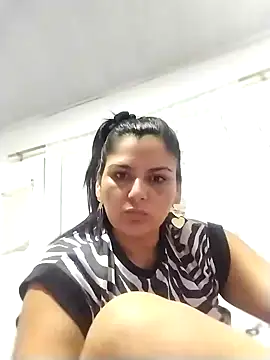 Snapshot of Issaquens chatting on February 2025 02:57:02 AM Issaquens online show from February 2025 02:57:02 AM