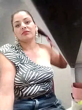 Snapshot of Issaquens chatting on February 2025 10:54:01 PM Issaquens online show from February 2025 10:54:01 PM