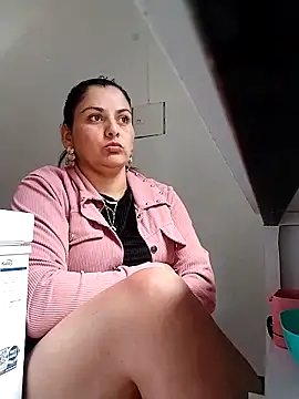 Snapshot of Issaquens chatting on February 2025 07:31:02 PM Issaquens online show from February 2025 07:31:02 PM