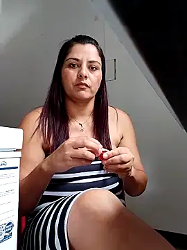 Snapshot of Issaquens chatting on February 2025 04:48:02 PM Issaquens online show from February 2025 04:48:02 PM