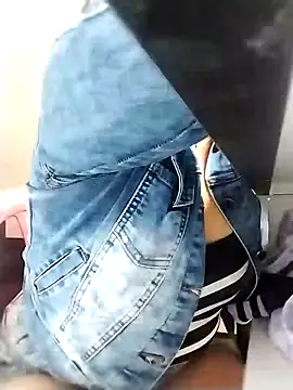 Snapshot of Issaquens chatting on February 2025 09:46:01 PM Issaquens online show from February 2025 09:46:01 PM