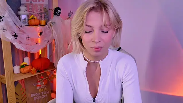 EllySunlover online show from October 2025 05:20:02 PM