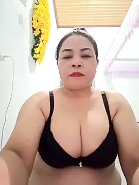 Baby-bigtits2024 online show from February 2025 01:21:01 PM