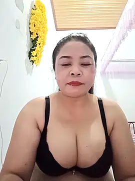 Baby-bigtits2024 online show from March 2025 12:40:02 PM