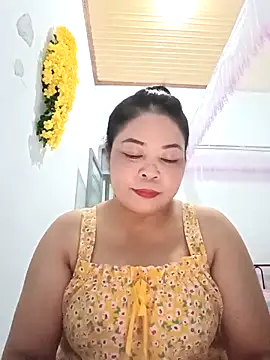 Baby-bigtits2024 online show from March 2025 12:32:02 PM