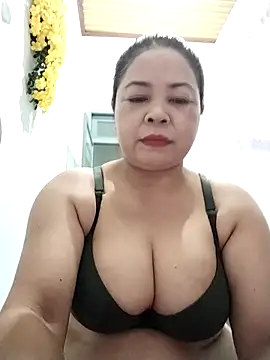 Baby-bigtits2024 online show from September 2025 10:25:01 PM