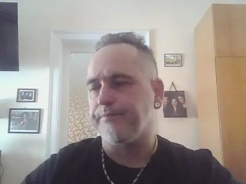 Snapshot of Szolga10 chatting on March 2026 11:16:02 AM Szolga10 online show from March 2026 11:16:02 AM