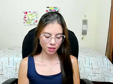 Snapshot of veronicamiller22 chatting on September 2025 10:26:01 PM veronicamiller22 online show from September 2025 10:26:01 PM