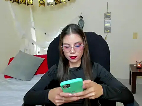 Snapshot of veronicamiller22 chatting on October 2025 02:45:02 AM veronicamiller22 online show from October 2025 02:45:02 AM