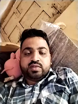 Snapshot of Vij717 chatting on March 2025 04:34:02 AM Vij717 online show from March 2025 04:34:02 AM