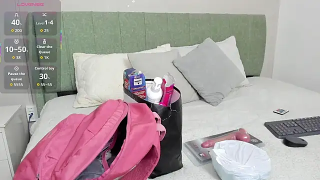 elizabeth 20 online show from November 2025 07:05:02 PM