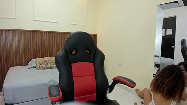 MELINAMARTINS online show from October 2025 07:32:02 PM