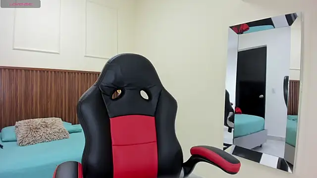 MELINAMARTINS online show from October 2025 07:35:02 PM