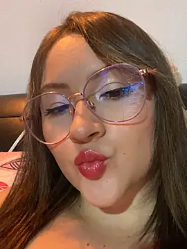 Snapshot of ValentinaOrtiz3 chatting on March 2025 12:58:02 AM ValentinaOrtiz3 online show from March 2025 12:58:02 AM