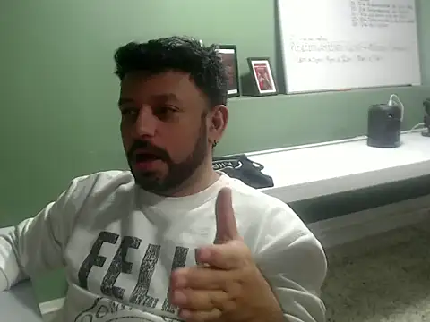 Snapshot of tonyglams chatting on September 2025 08:10:01 PM tonyglams online show from September 2025 08:10:01 PM