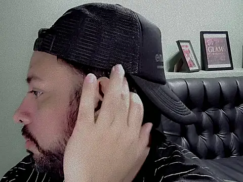 Snapshot of tonyglams chatting on October 2025 02:47:02 PM tonyglams online show from October 2025 02:47:02 PM