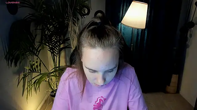 Snapshot of Lika_0ne chatting on September 2025 11:57:01 AM Lika 0ne online show from September 2025 11:57:01 AM