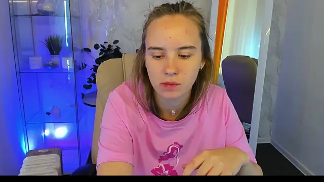 Snapshot of Lika_0ne chatting on October 2025 12:12:02 PM Lika 0ne online show from October 2025 12:12:02 PM