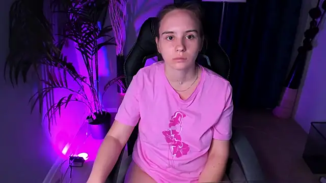 Snapshot of Lika_0ne chatting on October 2025 11:09:01 AM Lika 0ne online show from October 2025 11:09:01 AM