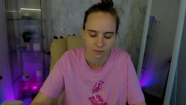 Snapshot of Lika_0ne chatting on October 2025 12:17:01 PM Lika 0ne online show from October 2025 12:17:01 PM