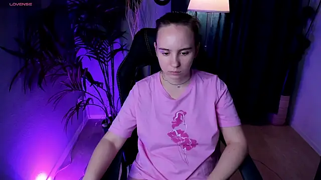 Snapshot of Lika_0ne chatting on October 2025 10:11:02 AM Lika 0ne online show from October 2025 10:11:02 AM