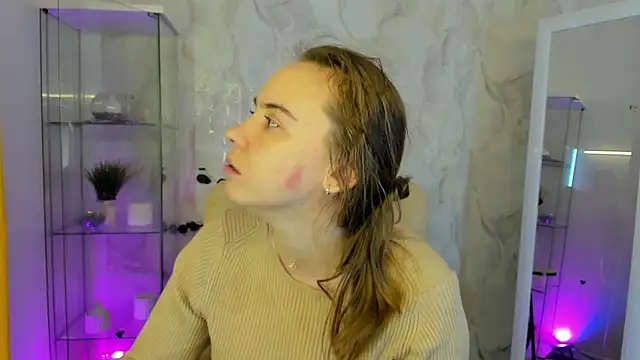 Snapshot of Lika_0ne chatting on November 2025 11:32:01 AM Lika 0ne online show from November 2025 11:32:01 AM