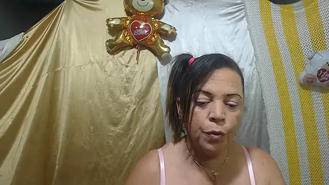 Snapshot of alina_maturehot chatting on March 2025 12:12:01 PM alina maturehot online show from March 2025 12:12:01 PM