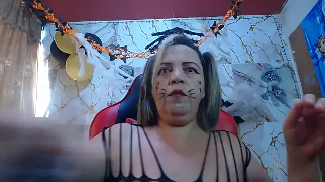 Snapshot of alina_maturehot chatting on October 2025 09:16:02 PM alina maturehot online show from October 2025 09:16:02 PM