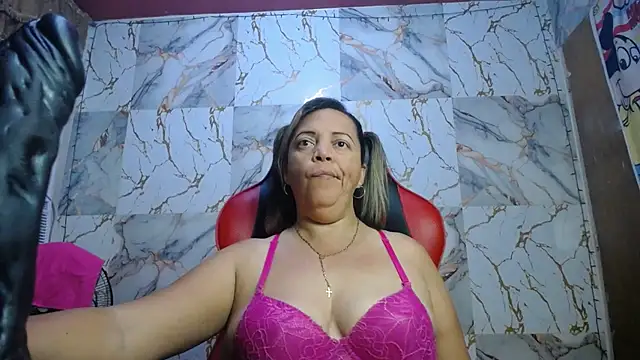 Snapshot of alina_maturehot chatting on March 2026 09:02:01 AM alina maturehot online show from March 2026 09:02:01 AM