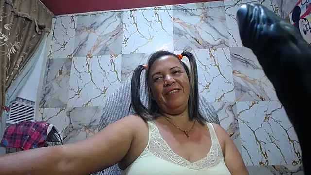 Snapshot of alina_maturehot chatting on April 2026 07:09:01 AM alina maturehot online show from April 2026 07:09:01 AM