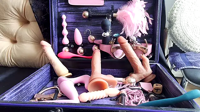 Snapshot of Chanel_Noire chatting on March 2025 01:17:02 PM Chanel Noire online show from March 2025 01:17:02 PM