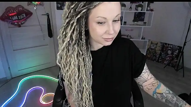 HoneySallyMoore online show from March 2026 06:18:02 PM