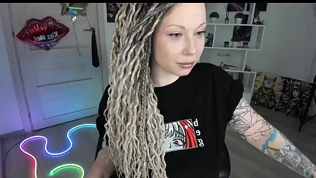Snapshot of HoneySallyMoore chatting on April 2026 08:25:02 PM HoneySallyMoore online show from April 2026 08:25:02 PM
