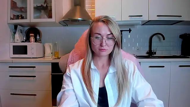 your Goddess Eva online show from October 2025 05:44:02 PM