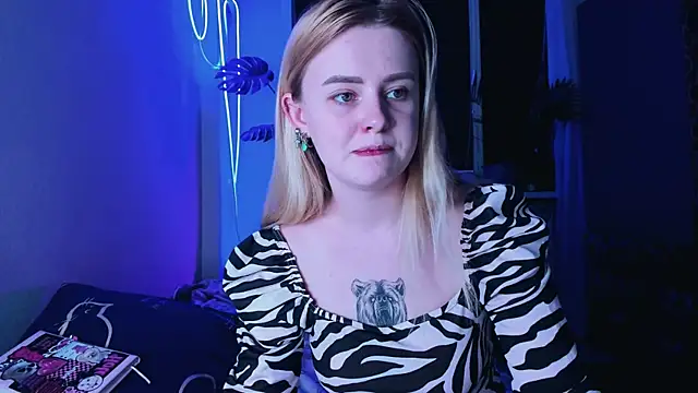 Alexa Pirs online show from March 2025 11:15:02 PM