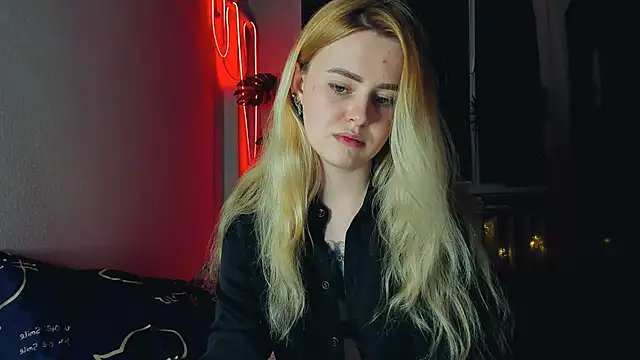 Alexa Pirs online show from March 2025 05:38:02 PM