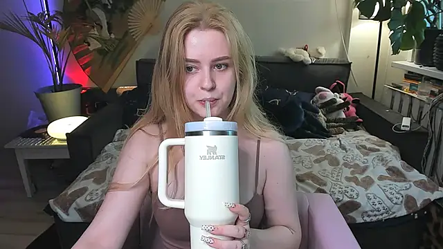 Alexa Pirs online show from May 2026 02:56:01 PM