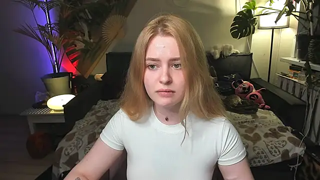Alexa Pirs online show from May 2026 08:07:02 PM