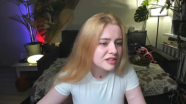 Alexa Pirs online show from May 2026 08:29:01 PM
