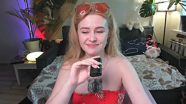 Alexa Pirs online show from May 2026 02:45:02 PM