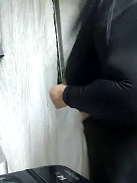 nikki grey online show from October 2025 04:56:02 AM