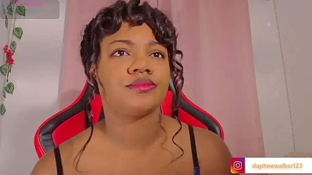 Daphnewalker   online show from February 2026 11:53:02 AM