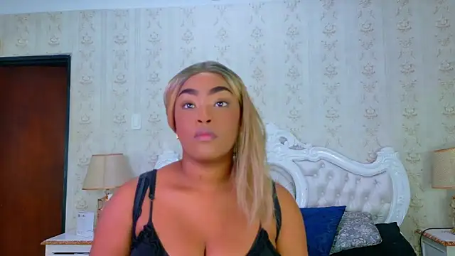 TianahGlow online show from October 2025 12:37:02 PM