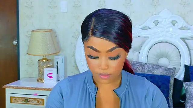 TianahGlow online show from October 2025 09:05:02 PM