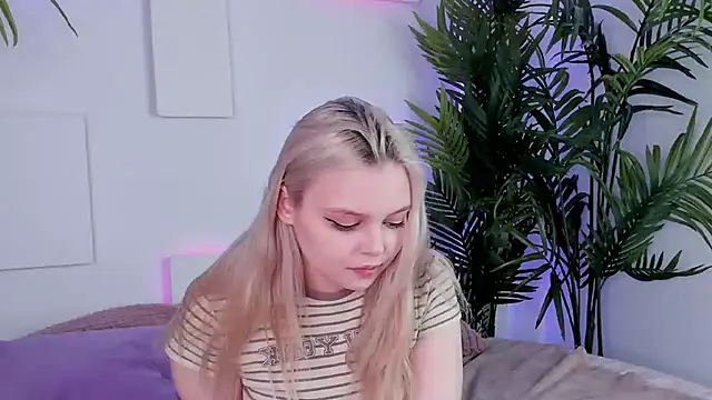 Snapshot of CLAIRE_VOGT chatting on March 2025 08:59:01 AM CLAIRE VOGT online show from March 2025 08:59:01 AM